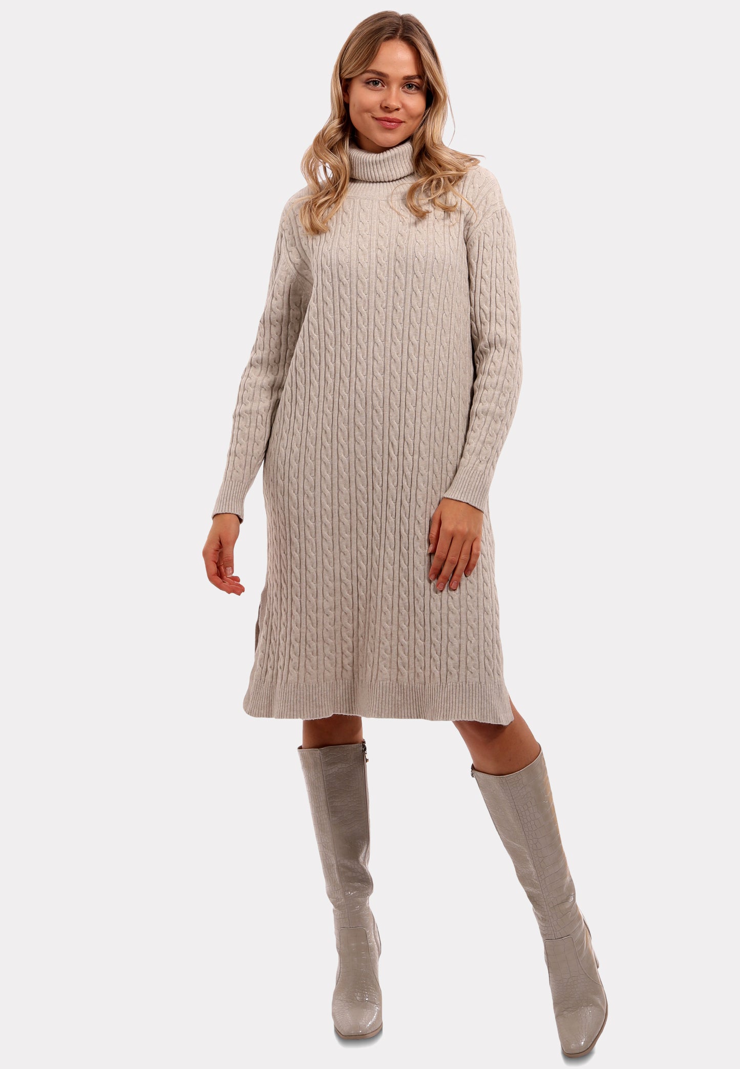 Strickkleid Elegance" – Modischer Turtleneck im Oversize-Stil