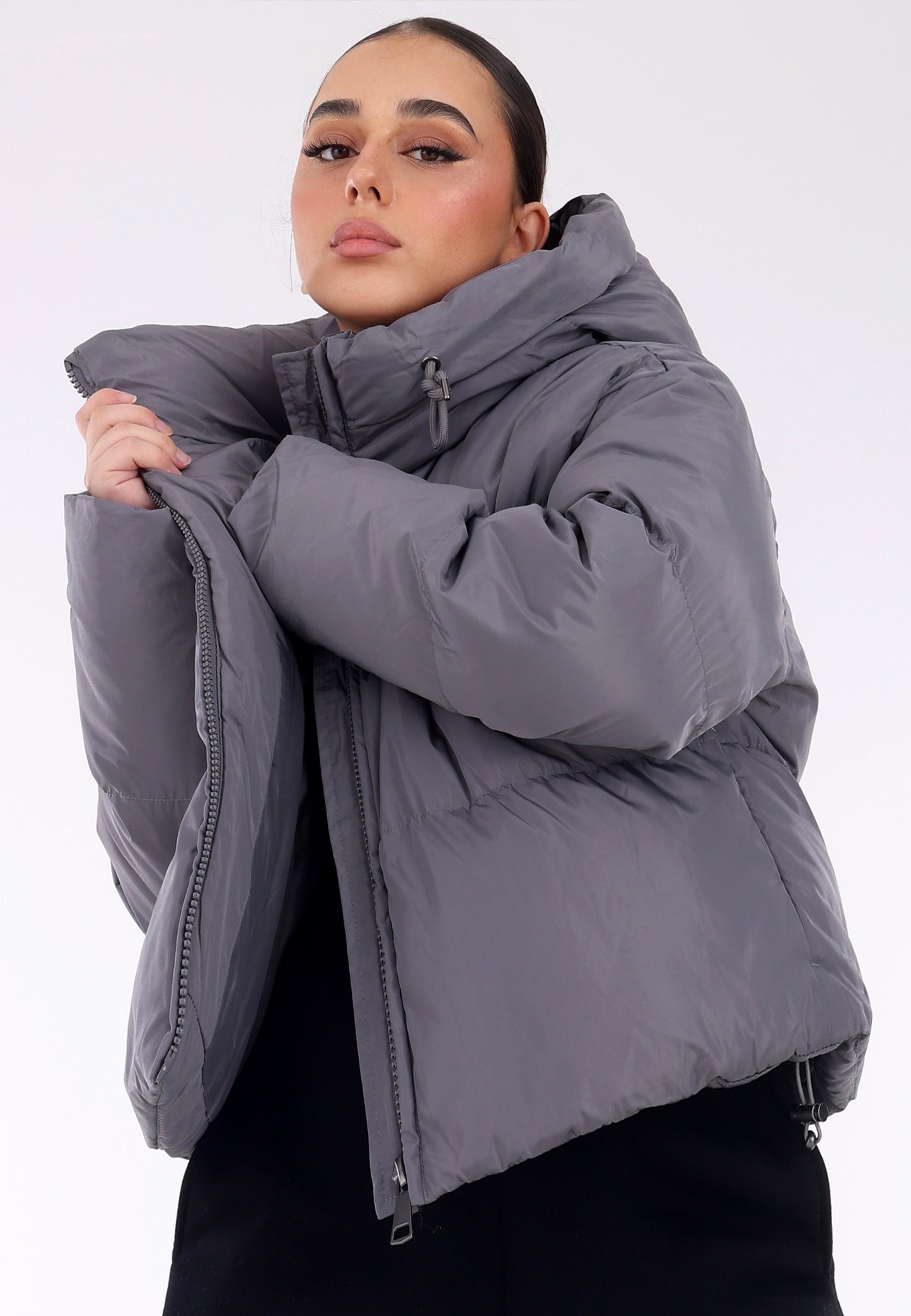 "Wattierte Kurzjacke mit Kapuze"