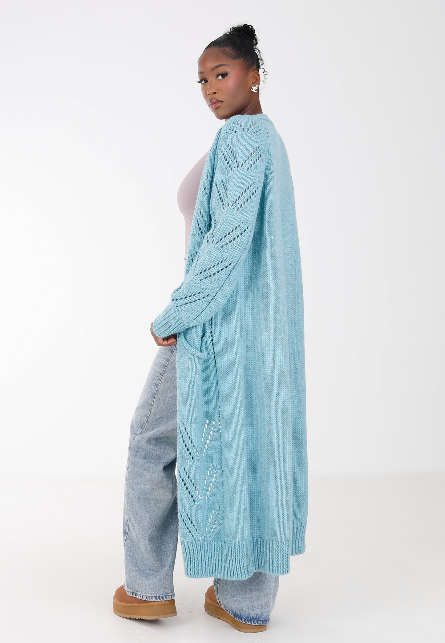 mit Lochmuster – Eleganz trifft Komfort