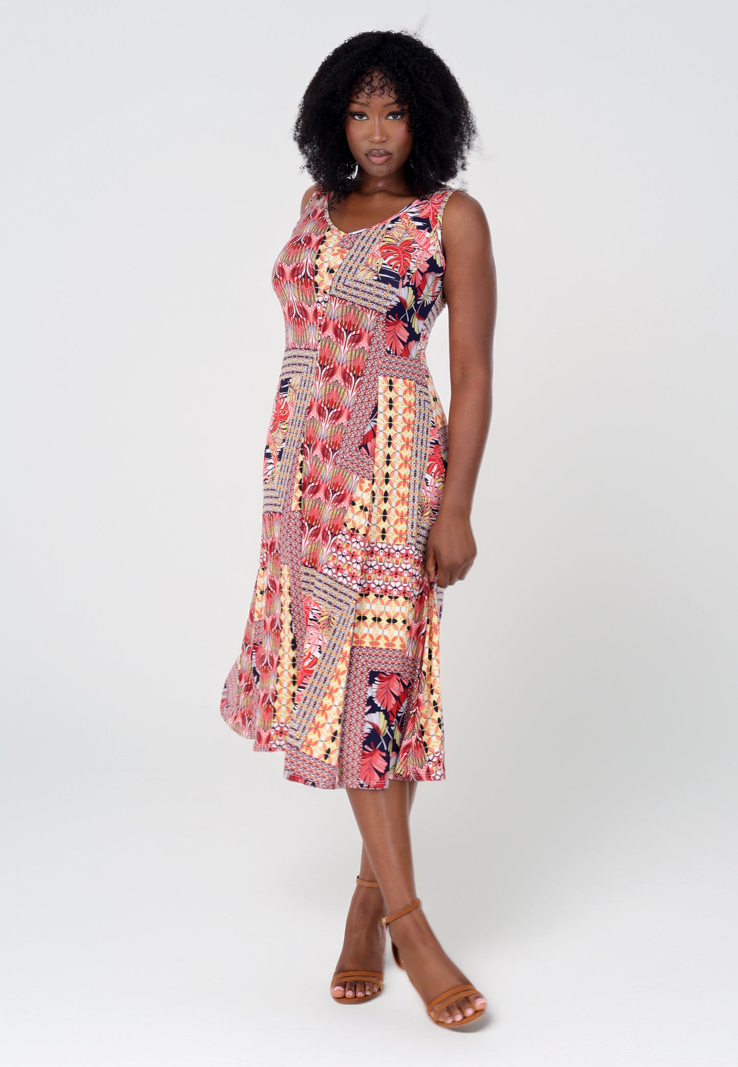 mit Rundhalsausschnitt und farbenfrohem Patchwork-Print