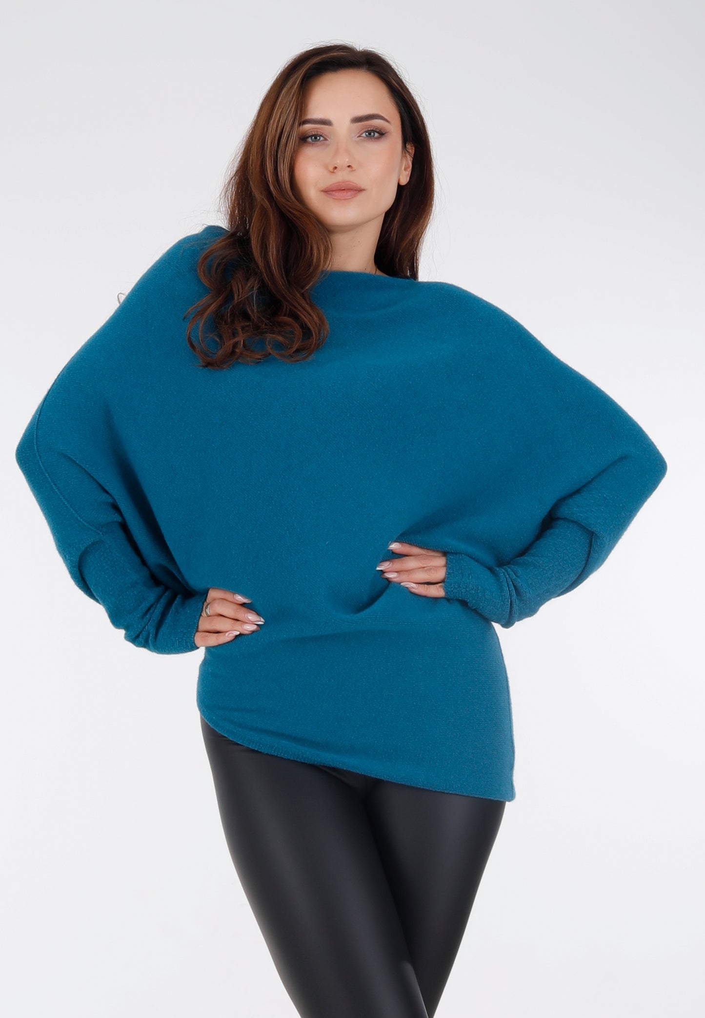 "Casual Chic: Asymmetrischer Pullover in Longform"