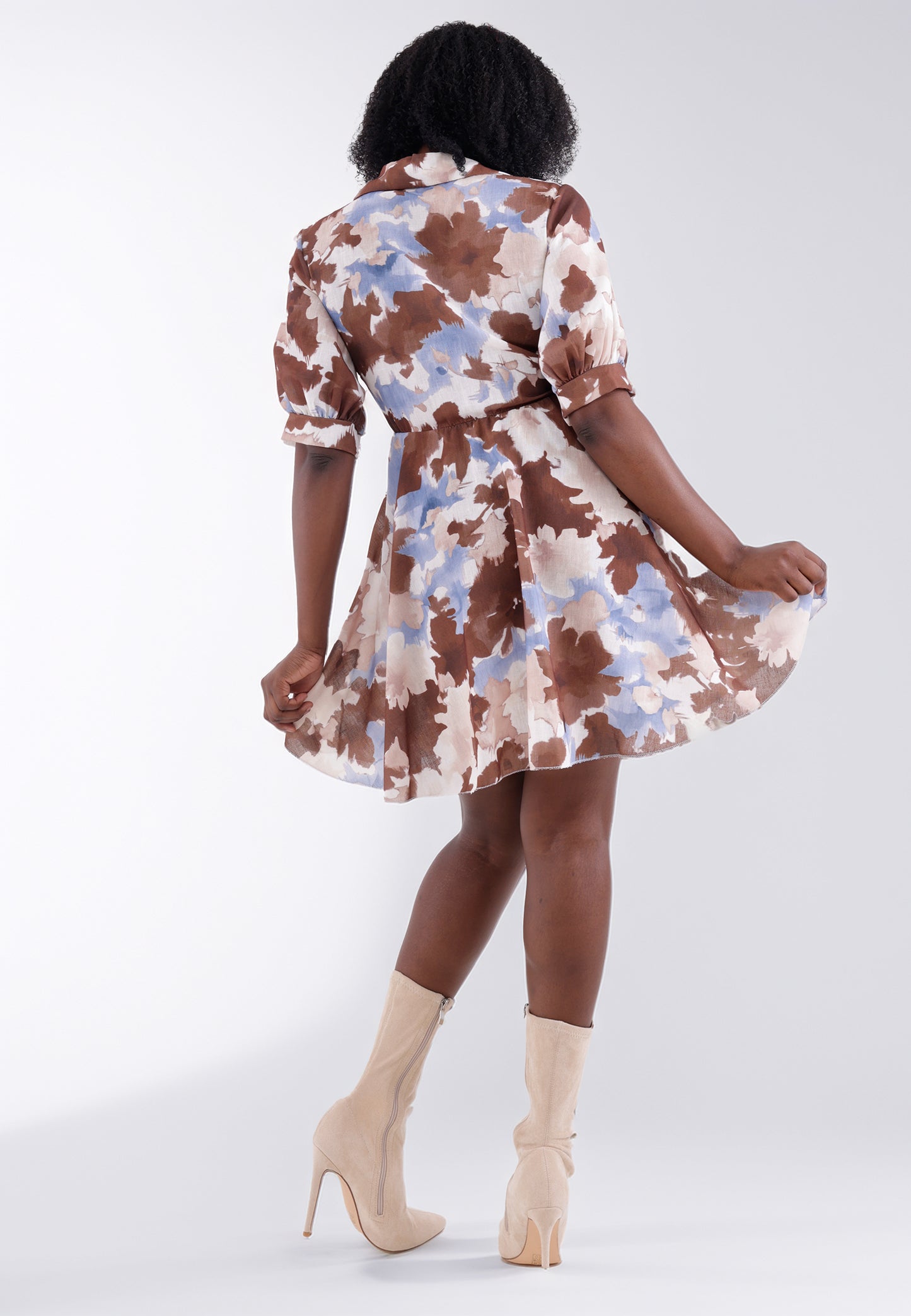 Minikleid mit Blumenprint und Bindegürtel – One Size (34–38)