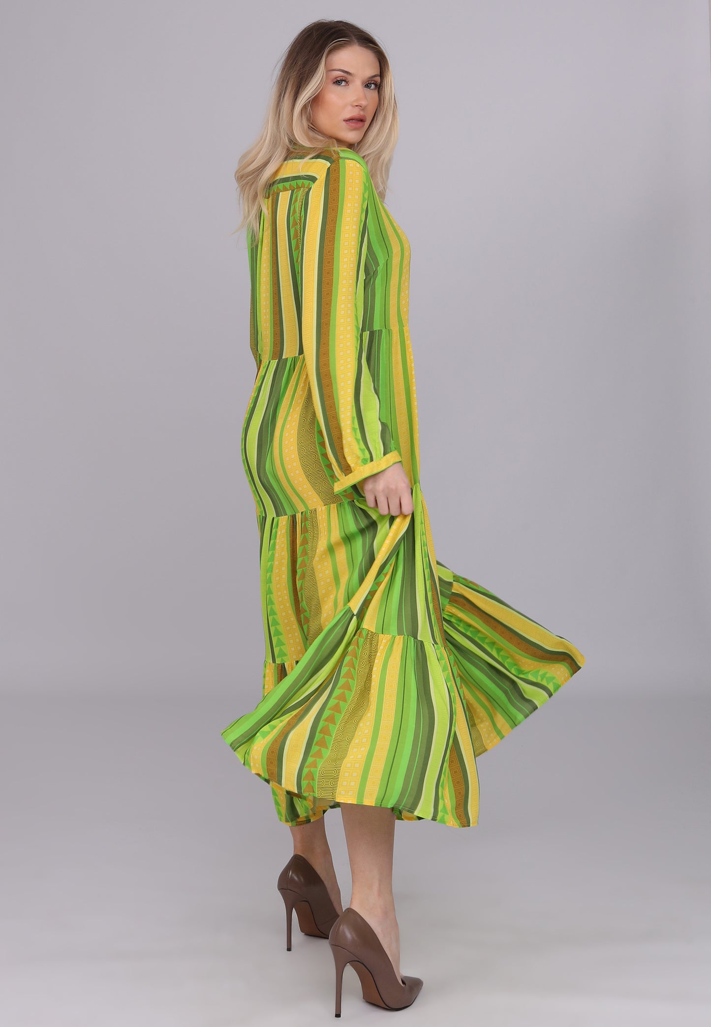 Sommerkleid in Neon-Grün mit Streifenmuster aus 100 % Viskose