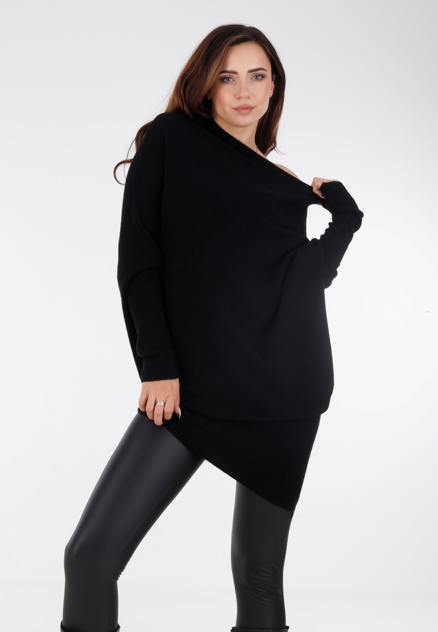 "Casual Chic: Asymmetrischer Pullover in Longform"