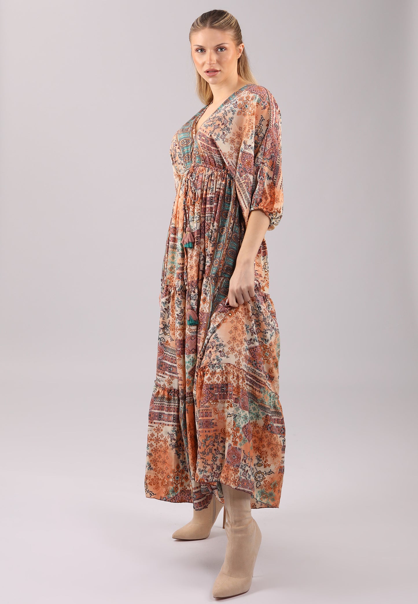 Boho-Chic Maxikleid mit tiefem Ausschnitt und Einschubtaschen