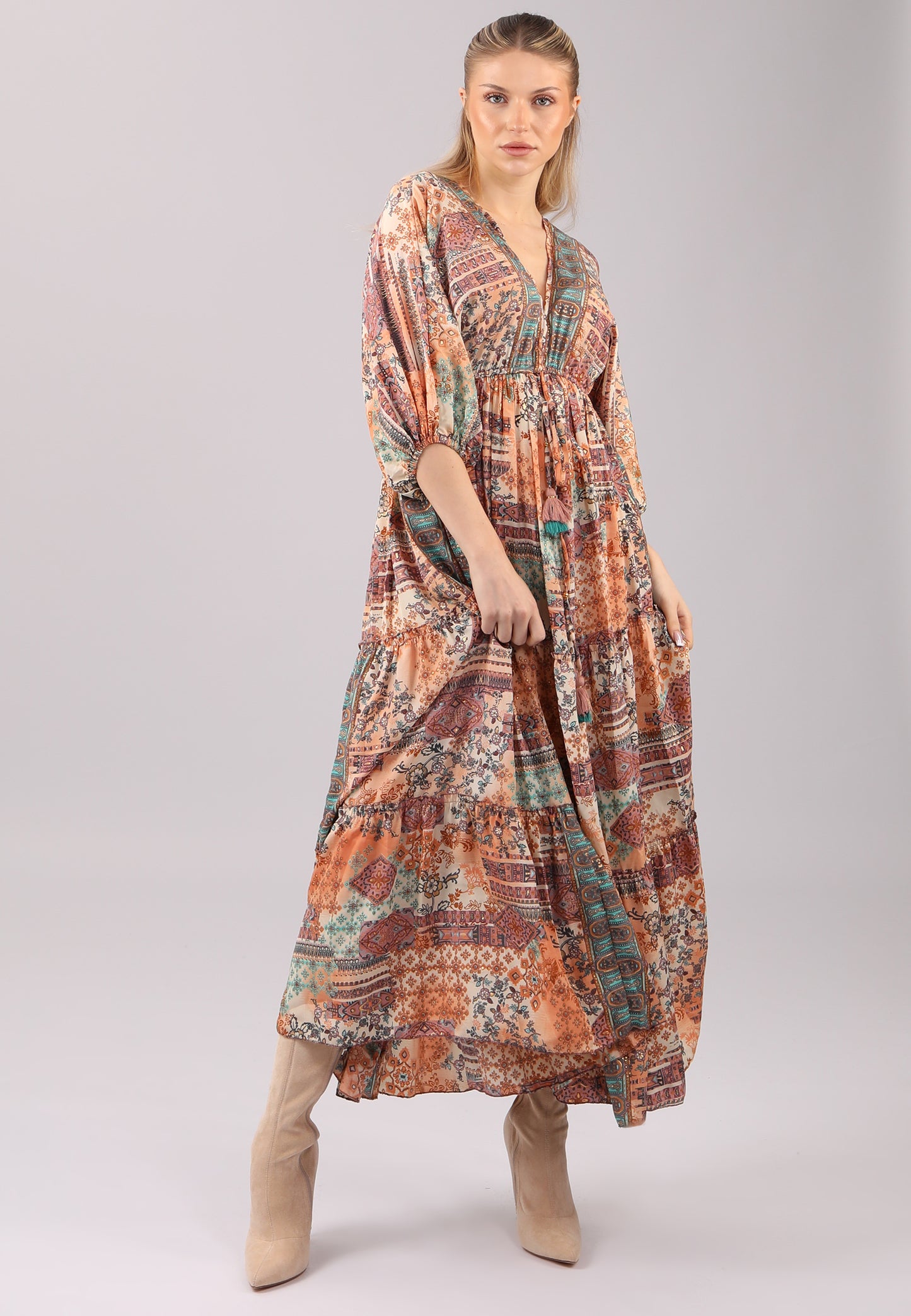 Boho-Chic Maxikleid mit tiefem Ausschnitt und Einschubtaschen